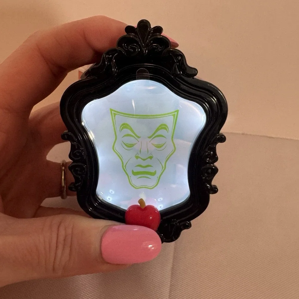 Bath & Body‎ Works Disney Villains Evil Queen Light Up Mirror PocketBac Holder
